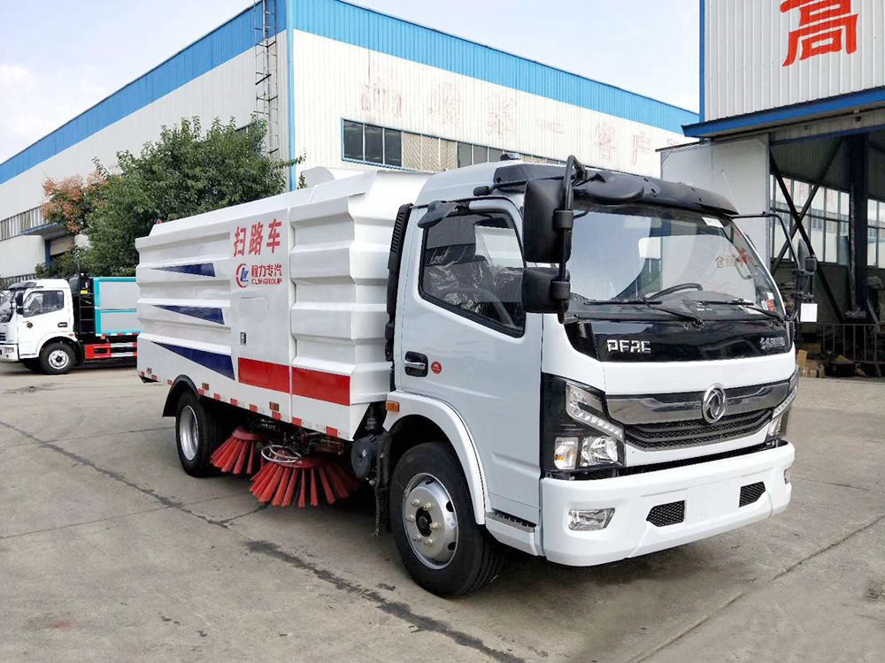 東風多利卡D7掃路車