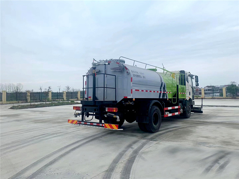 解放J6路面清洗車