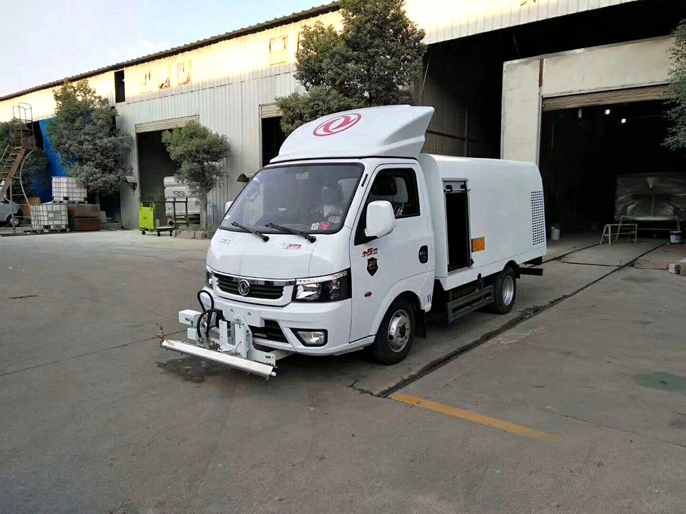 東風途逸路面清洗車